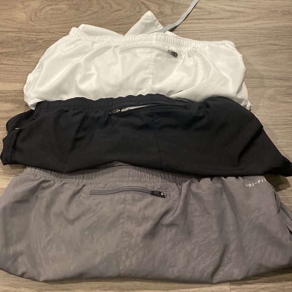 Nike shorts - Picture 2 of 3